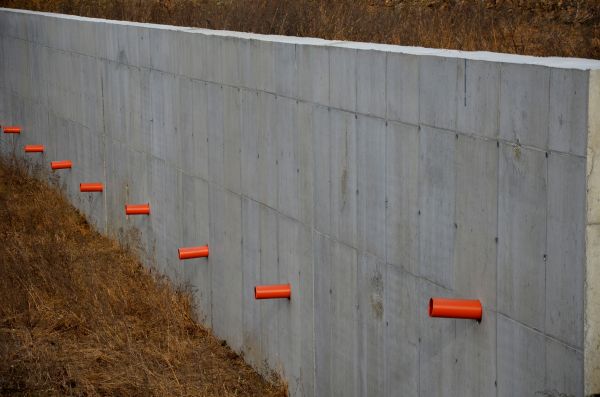 Cost of Retaining Wall Drainage in Simi Valley
